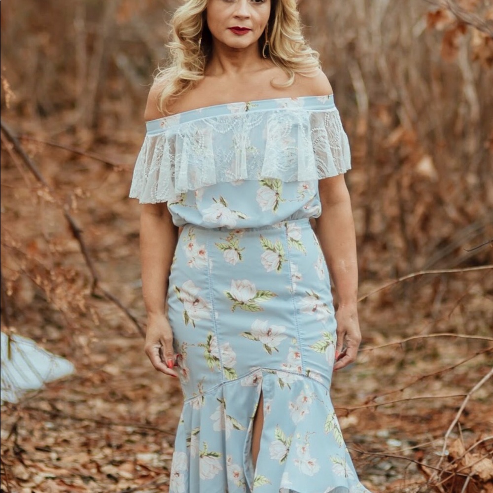 Dress - Picture 6 of 6